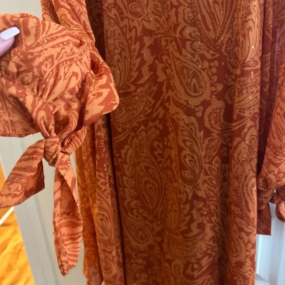 Calvin Klein dress. Only worn once. - Picture 2 of 3